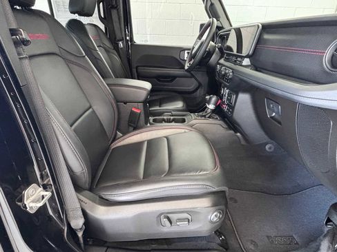 Used 2024 Jeep Wrangler Unlimited Rubicon AWD/4WD image 13