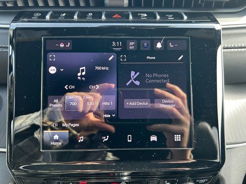 New 2025 Jeep Grand Cherokee Altitude image 12