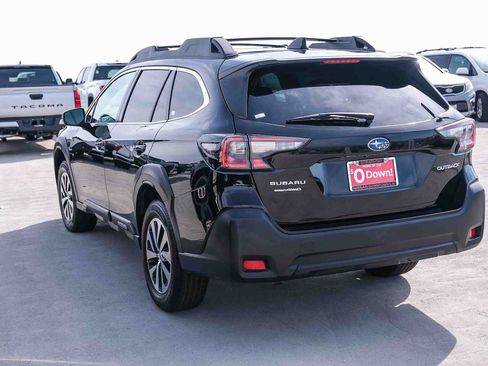 Used 2024 Subaru Outback Premium AWD/4WD image 6