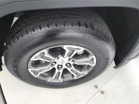 Used 2025 GMC Sierra 1500 SLT image 15