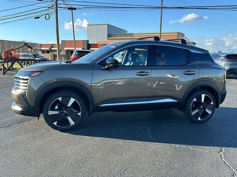 New 2026 Nissan Kicks SR w/ Cold Weather Package image 3