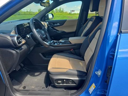 Used 2025 Chevrolet Equinox ACTIV w/ Safety and Technology Package AWD/4WD image 11