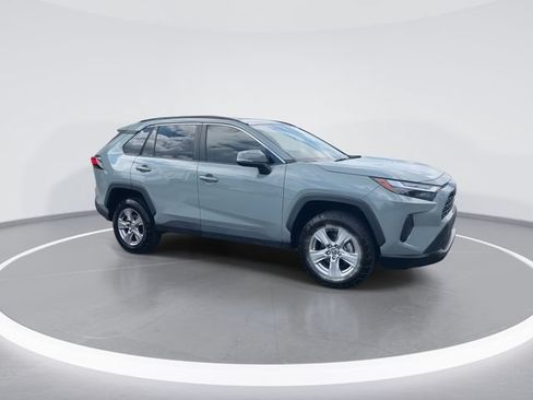 Used 2022 Toyota RAV4 XLE FWD image 2