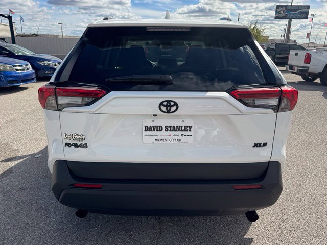 Used 2024 Toyota RAV4 XLE w/ Convenience Package FWD image 5