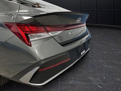 Used 2025 Hyundai Elantra SEL image 31