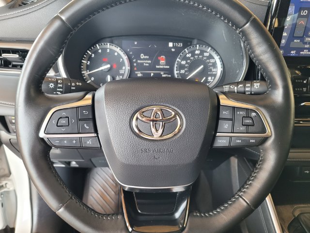 Certified 2021 Toyota Highlander Limited AWD/4WD image 28