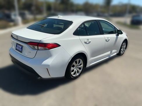 Used 2024 Toyota Corolla LE FWD image 5