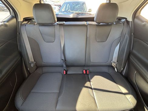 Used 2025 Buick Encore GX Preferred image 38