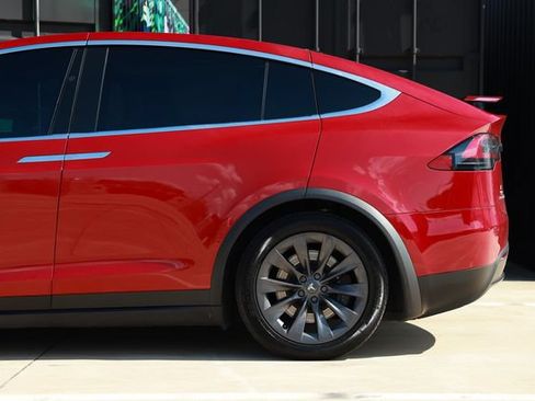 Used 2018 Tesla Model X 100D AWD/4WD image 31