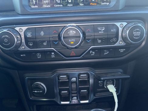 Used 2021 Jeep Wrangler Unlimited Sahara image 21