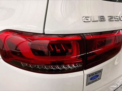 Used 2021 Mercedes-Benz GLB 250 4MATIC image 29