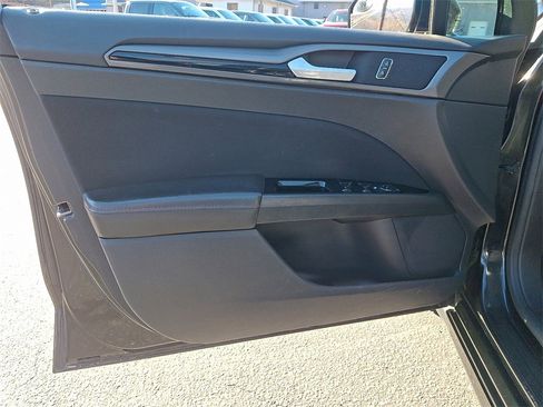 Used 2013 Ford Fusion SE image 12