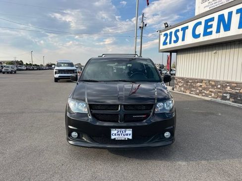Used 2018 Dodge Grand Caravan GT FWD image 2