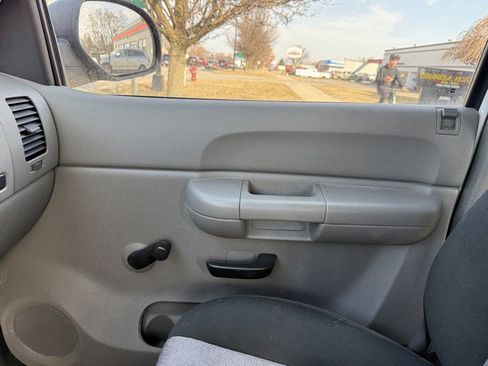 Used 2007 Chevrolet Silverado 1500 W/T w/ Towing Package image 28