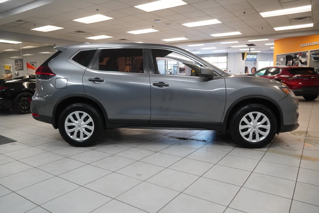 Used 2019 Nissan Rogue S AWD/4WD image 14
