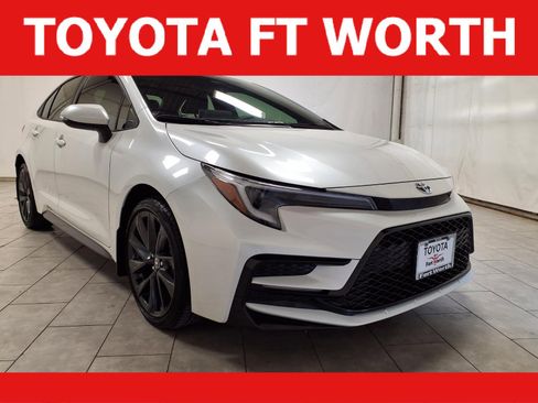Used 2025 Toyota Corolla SE w/ SE Premium Package image 1