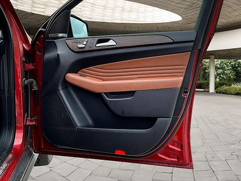 Used 2016 Mercedes-Benz GLE 450 4MATIC Coupe w/ Premium Package image 18