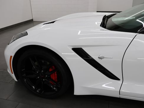 Used 2019 Chevrolet Corvette Stingray Coupe w/ 1LT RWD image 28