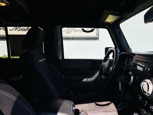 Used 2014 Jeep Wrangler Unlimited Sahara w/ Connectivity Group image 24