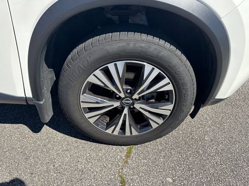 Used 2023 Nissan Rogue SV AWD/4WD image 12