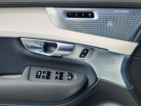 New 2025 Volvo XC90 B6 Ultra w/ Protection Package image 6