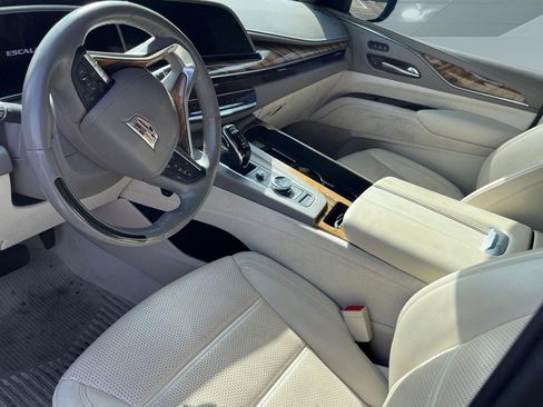 Used 2021 Cadillac Escalade Sport Platinum w/ Heavy-Duty Trailer Package image 3