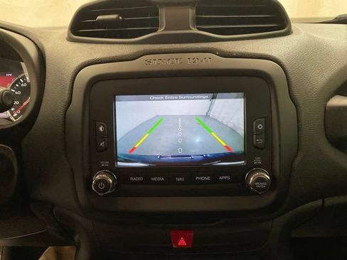 Used 2017 Jeep Renegade Altitude AWD/4WD image 19
