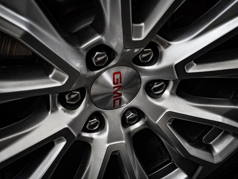 Used 2023 GMC Yukon Denali w/ Max Trailering Package image 8