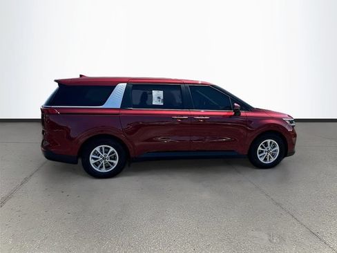 Used 2024 Kia Carnival LX FWD image 29