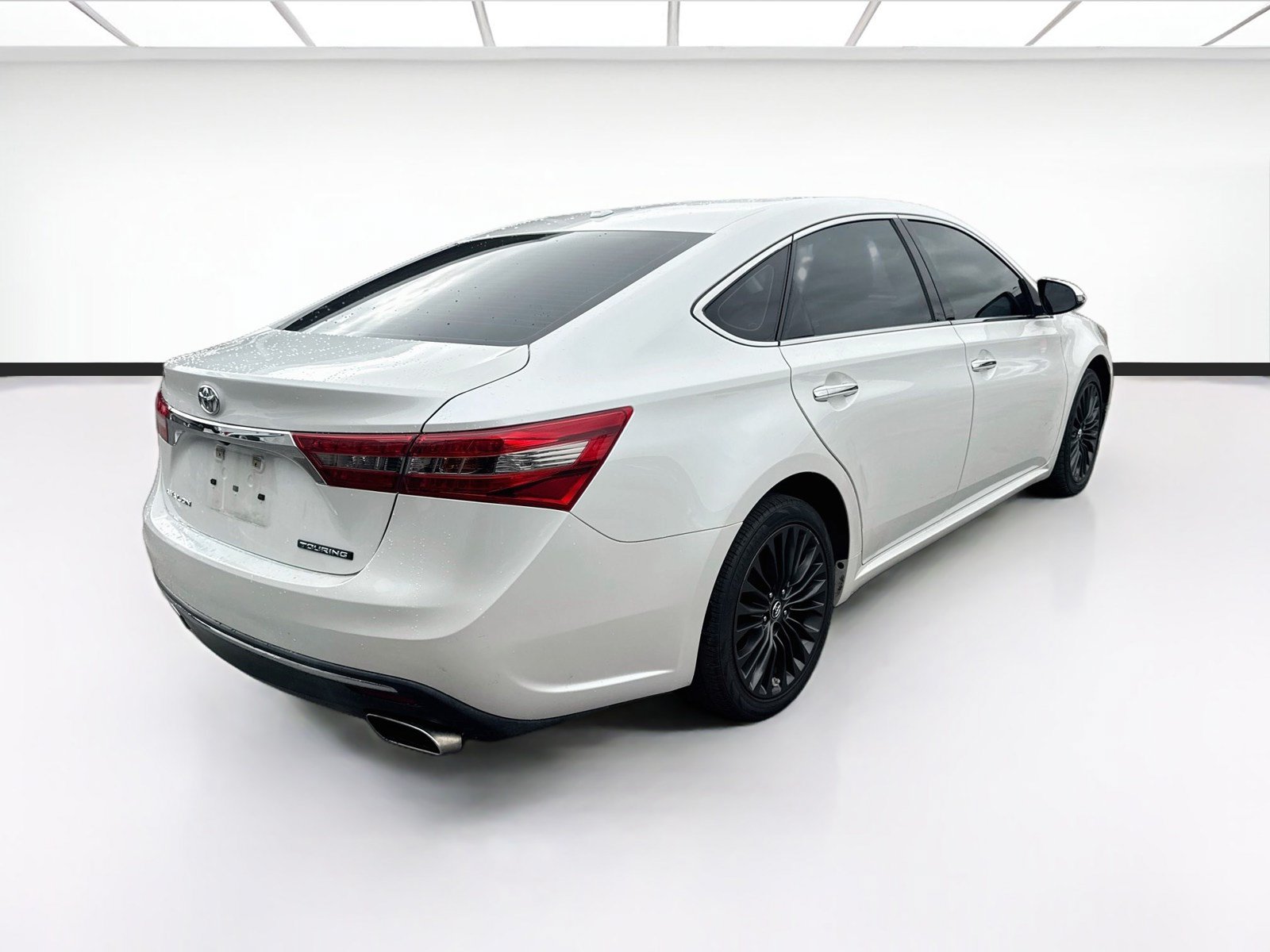 Used 2018 Toyota Avalon Touring w/ Carpet Mat Package FWD image 4