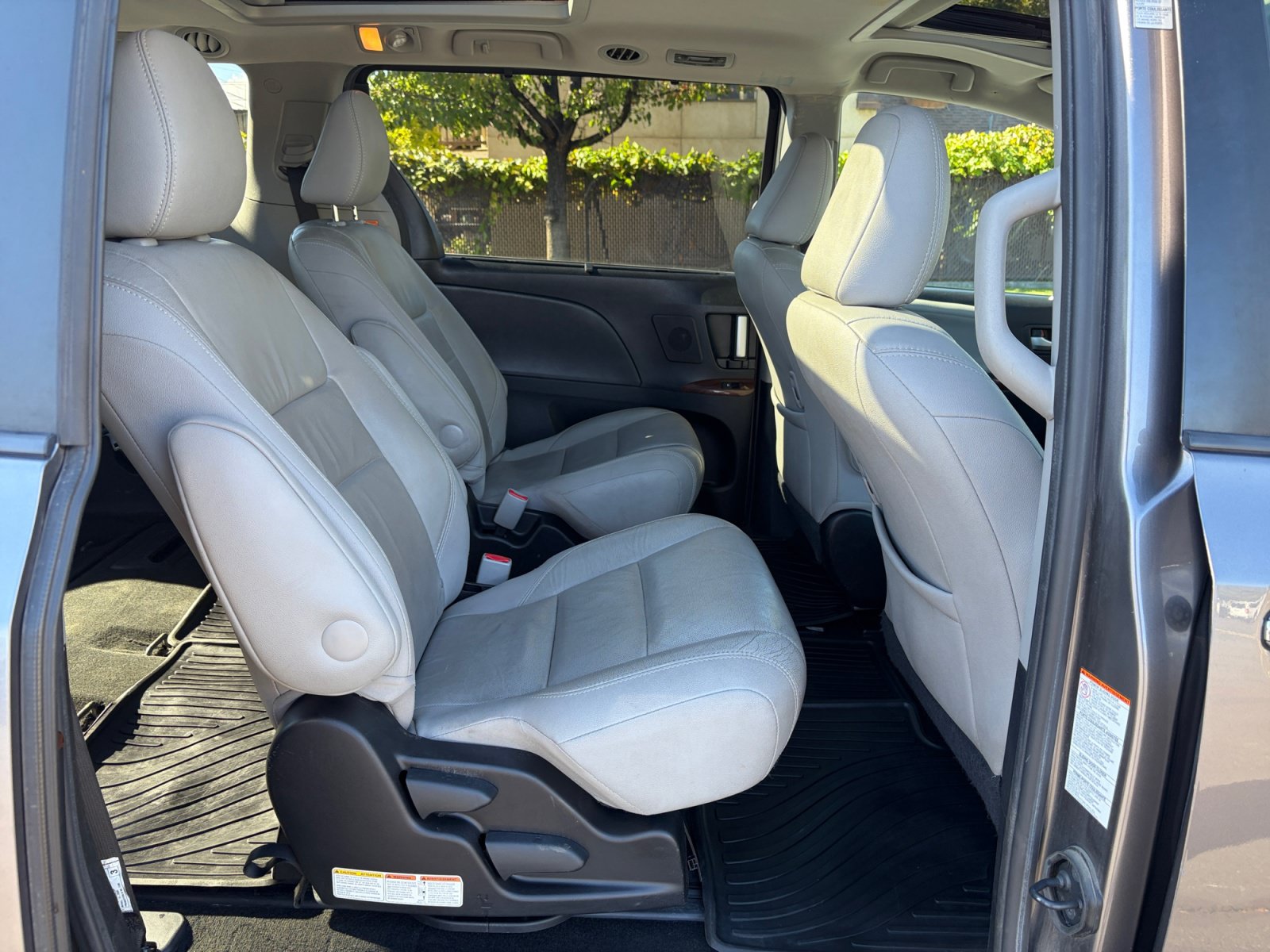 Used 2017 Toyota Sienna Limited AWD/4WD image 16