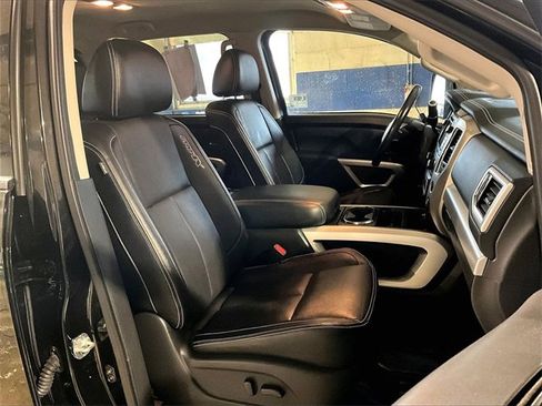 Used 2019 Nissan Titan PRO-4X w/ Pro-4x Convenience Package image 7