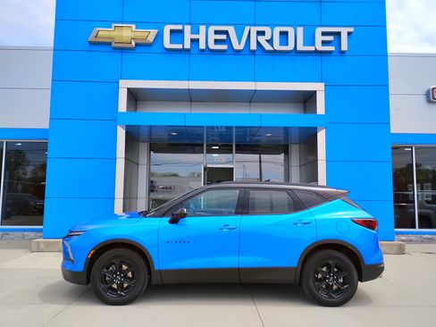 Used 2024 Chevrolet Blazer LT w/ Convenience Package FWD image 9