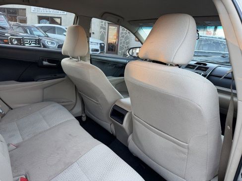 Used 2014 Toyota Camry LE image 10