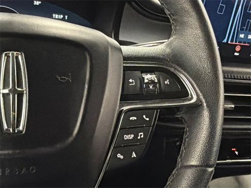 Used 2022 Lincoln Nautilus FWD w/ Premium Package image 21