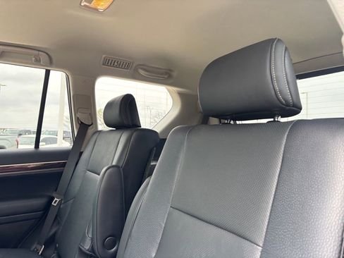 Used 2017 Lexus GX 460 Premium image 28