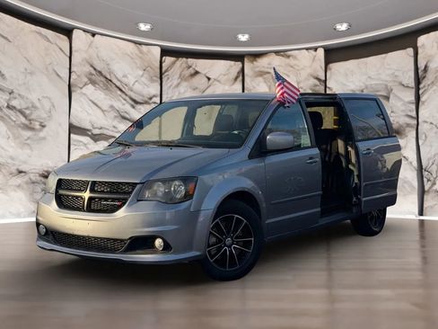 Used 2015 Dodge Grand Caravan SXT w/ Blacktop Package image 8