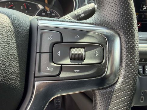 Used 2025 Chevrolet Blazer LT FWD image 7