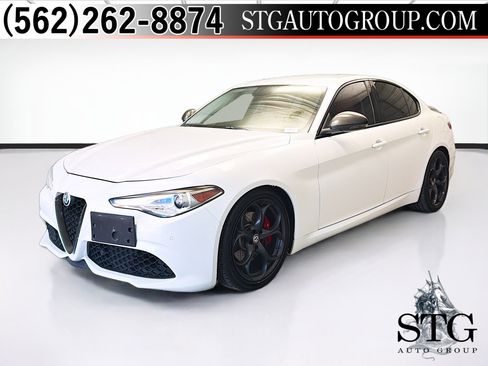 Used 2017 Alfa Romeo Giulia Ti w/ TI 19" Sport Package RWD image 1