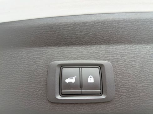 Used 2025 Mitsubishi Outlander SE image 38