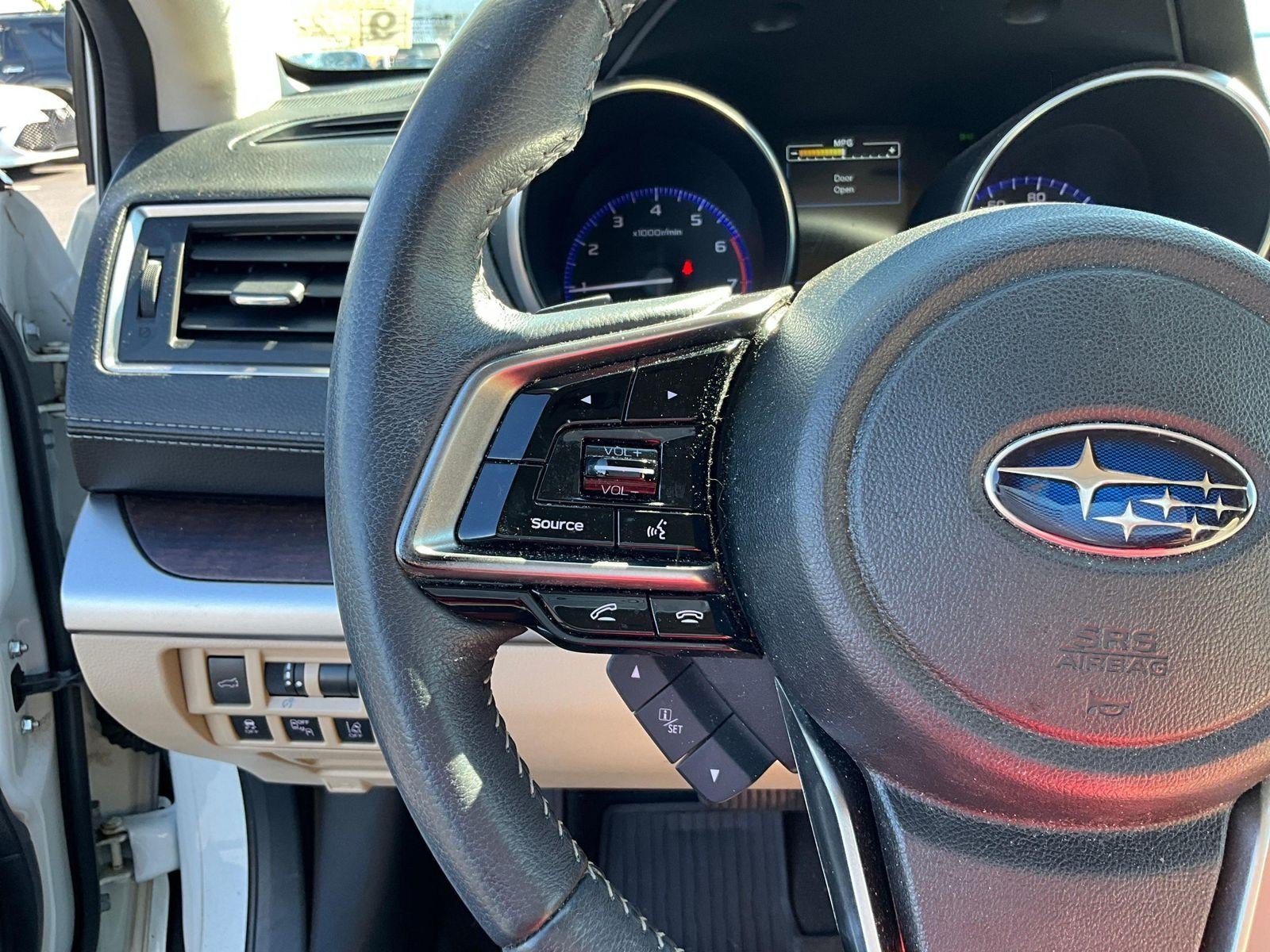 Used 2019 Subaru Outback 2.5i Limited w/ Popular Package #2 AWD/4WD image 10