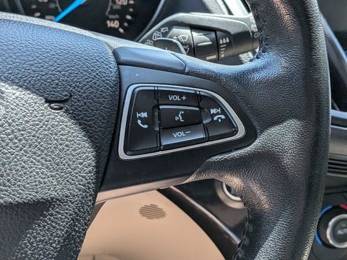 Used 2017 Ford Escape Titanium AWD/4WD image 18