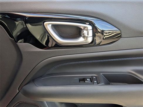 New 2026 Jeep Compass Latitude image 34