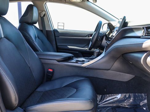 Used 2024 Toyota Camry XSE FWD image 17