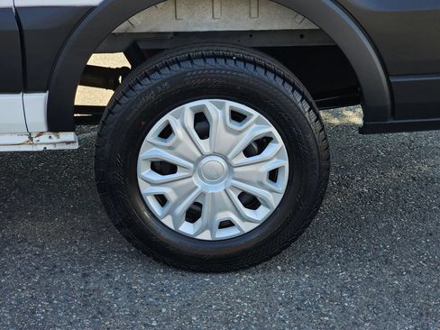 Used 2025 Ford Transit 250 Low Roof w/ Exterior Upgrade Package RWD image 9