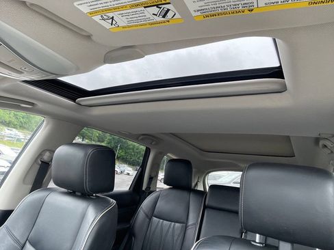 Used 2017 INFINITI QX60 Luxe w/ Deluxe Technology Package AWD/4WD image 28