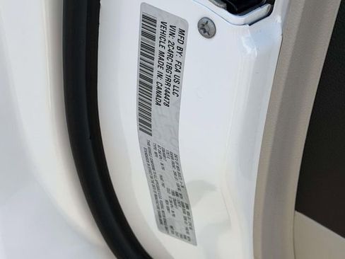 Used 2024 Chrysler Pacifica Touring-L image 25