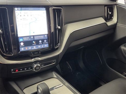 Certified 2025 Volvo XC60 B5 Plus image 32