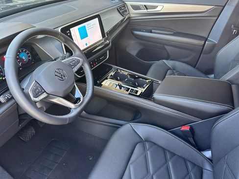 New 2026 Volkswagen Atlas Cross Sport SE FWD image 8