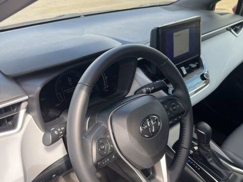 Used 2026 Toyota Corolla SE image 13